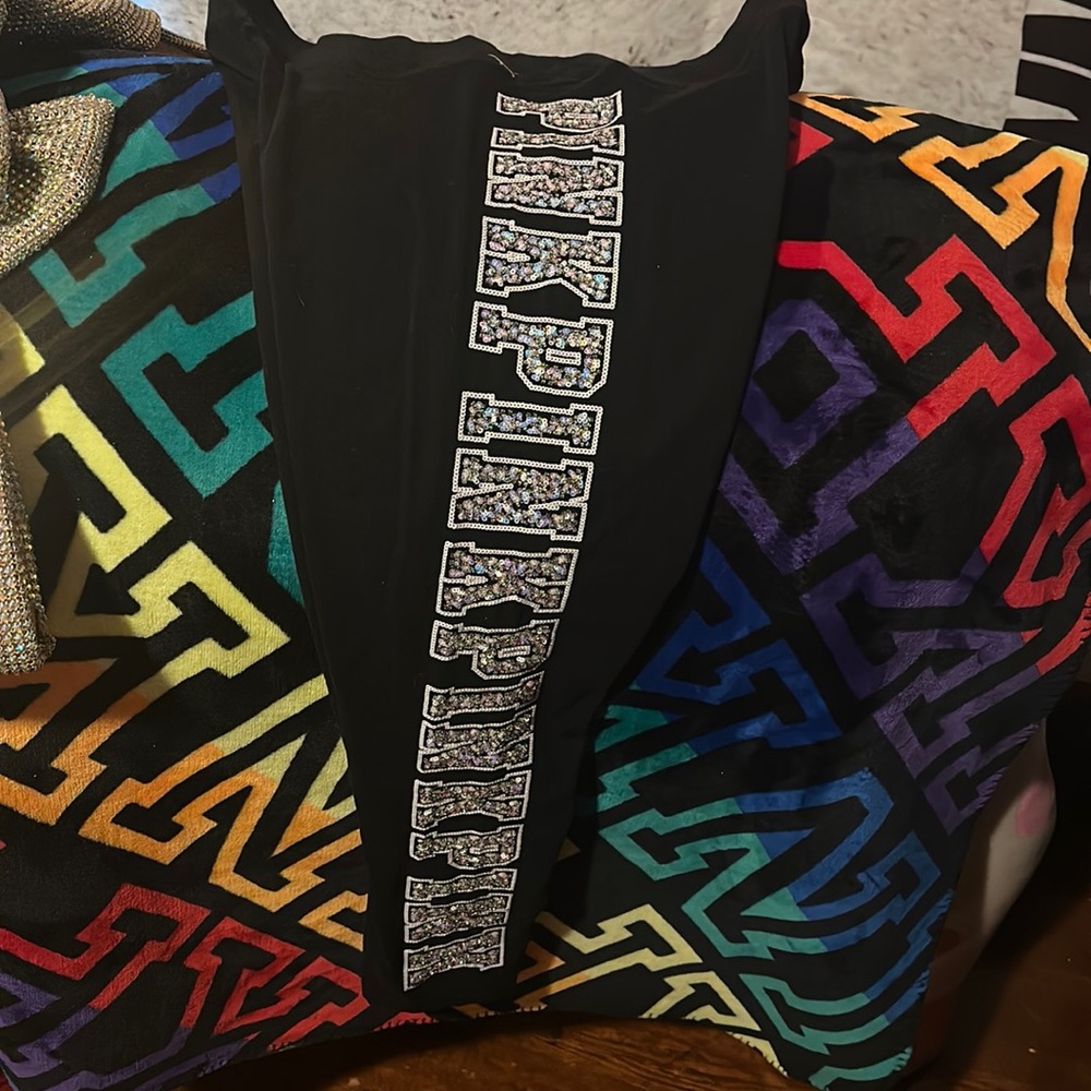 Rare Rhinestone leggings 😍